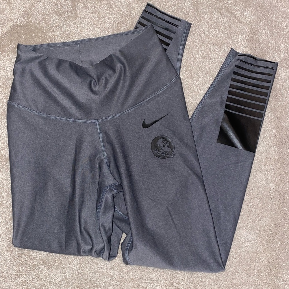 Nike leggings small!!